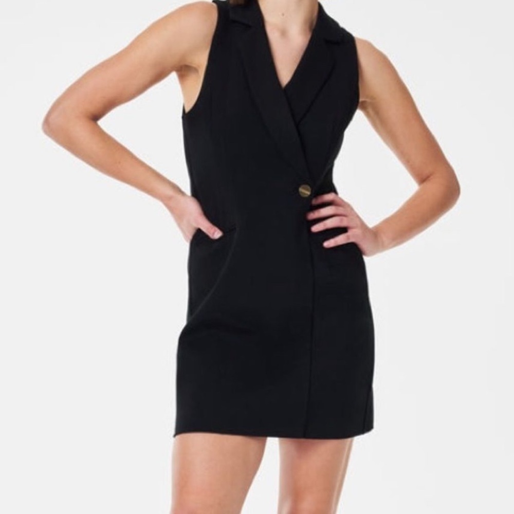 SPANX The Perfect Vest Black Sleeveless Dress